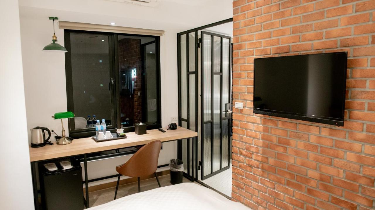 Da Dun Street Hotel Taichung Buitenkant foto