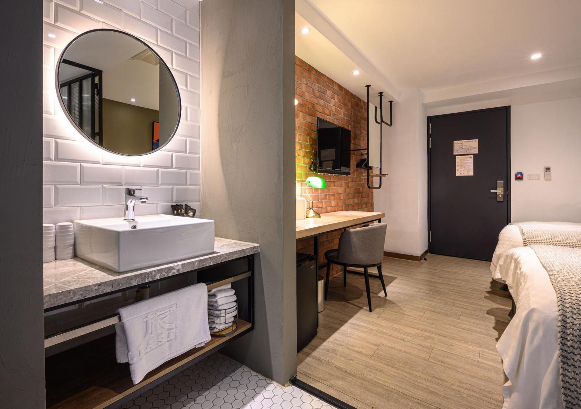 Da Dun Street Hotel Taichung Buitenkant foto